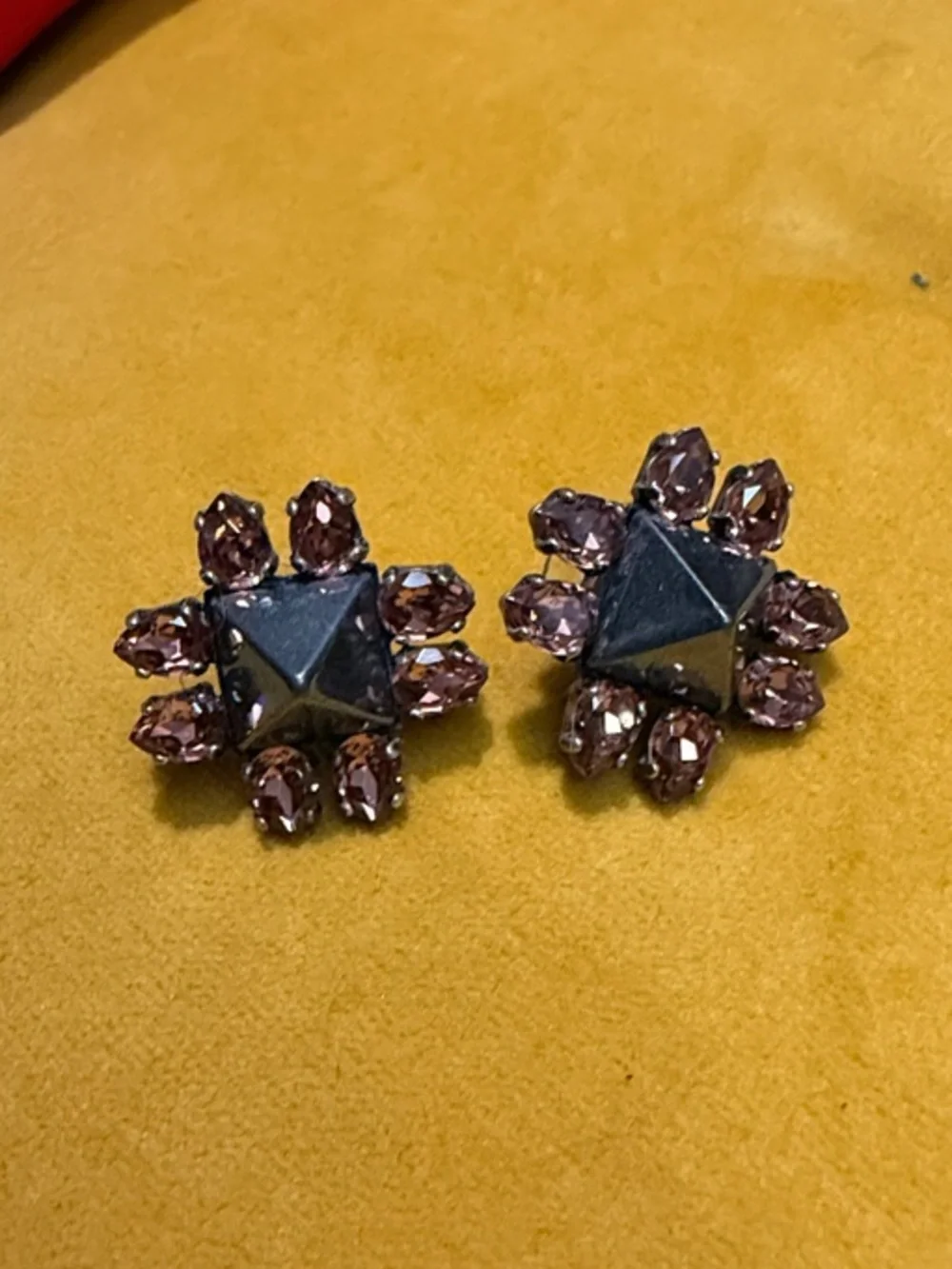 STERLING Purple Crystal Flower Stud Earrings - Women Jewelry - Picture 1 of 4
